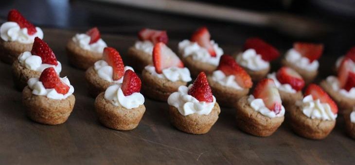 Recept Cupcakes s vanilkovým krémem a jahodami
